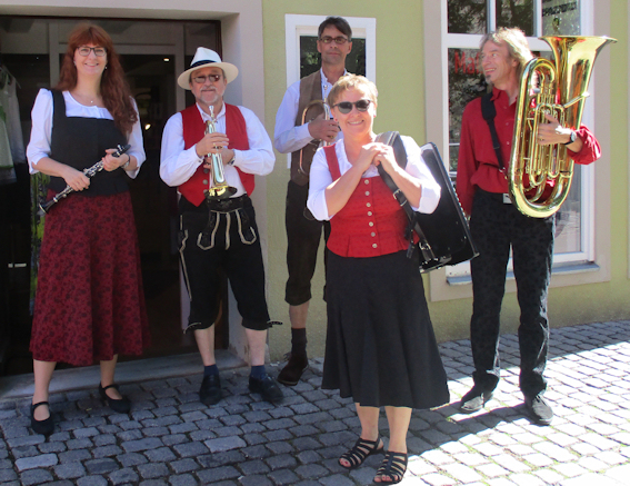 Karen, Ernst, Petro, Anita, Rudolf